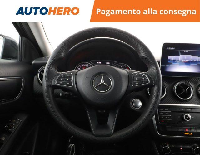 MERCEDES-BENZ GLA 180 d Automatic Business