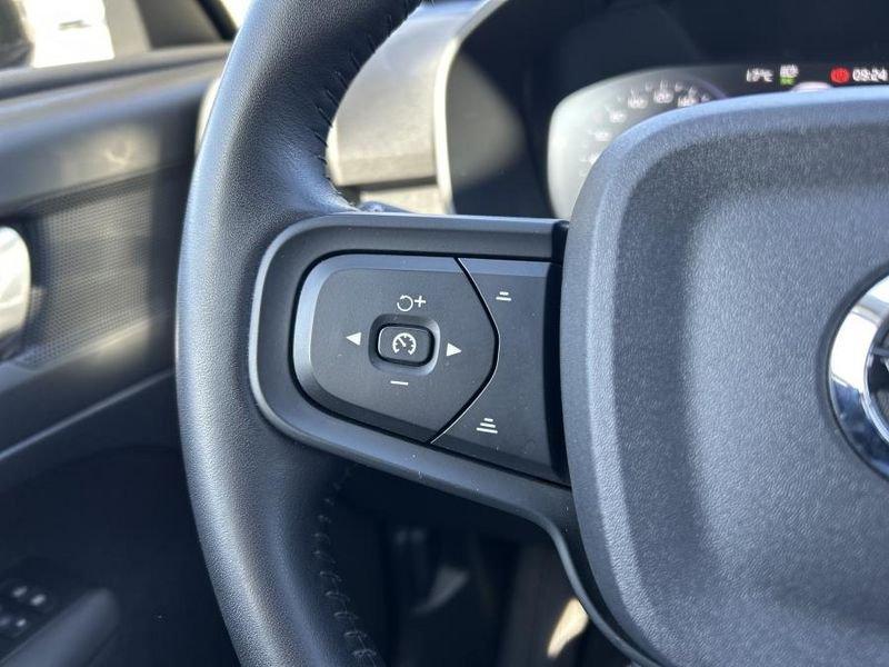 Volvo XC40 T2 Momentum Core 1 PROPRIETARIO - GANCIO TRAINO