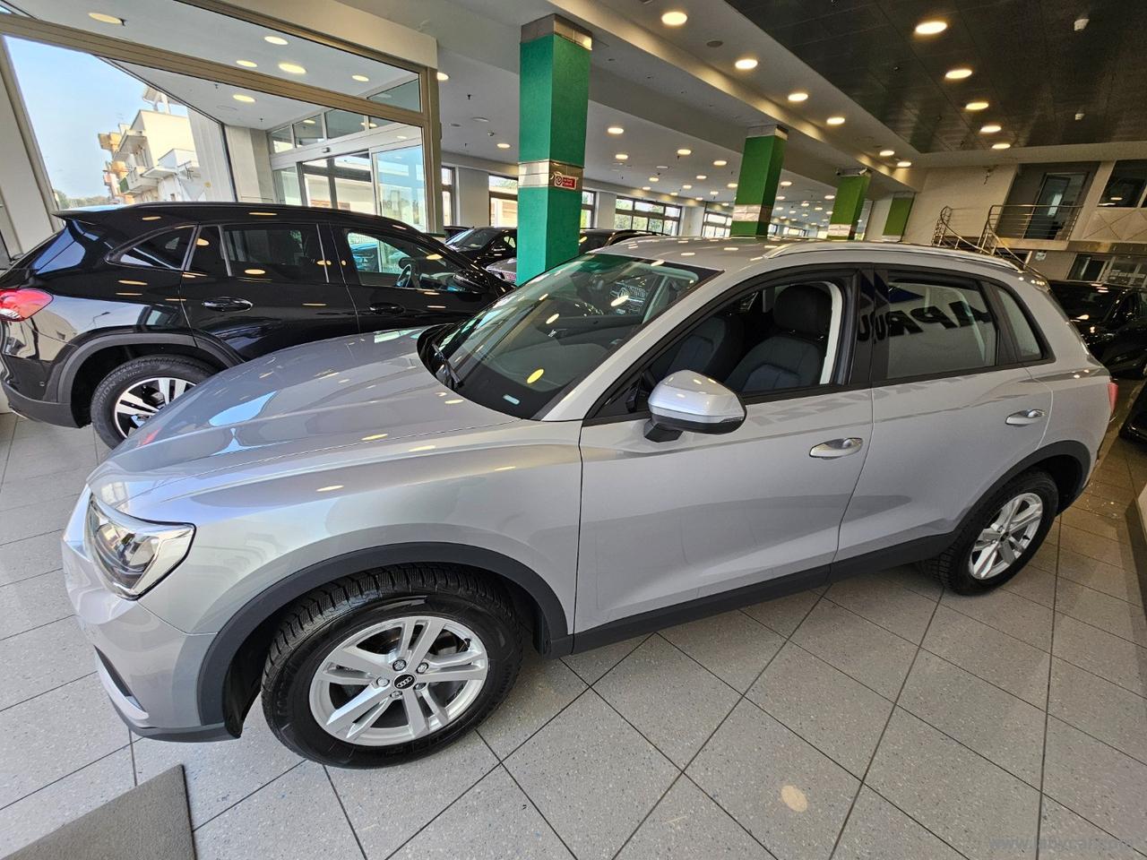 AUDI Q3 35 TDI S tronic Business