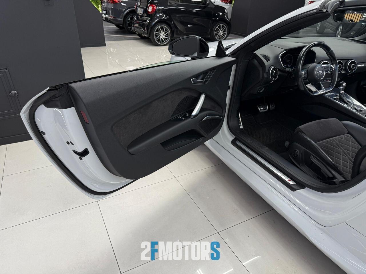 Audi TT TTS Roadster 2.0 TFSI 310 CV quattro S tronic