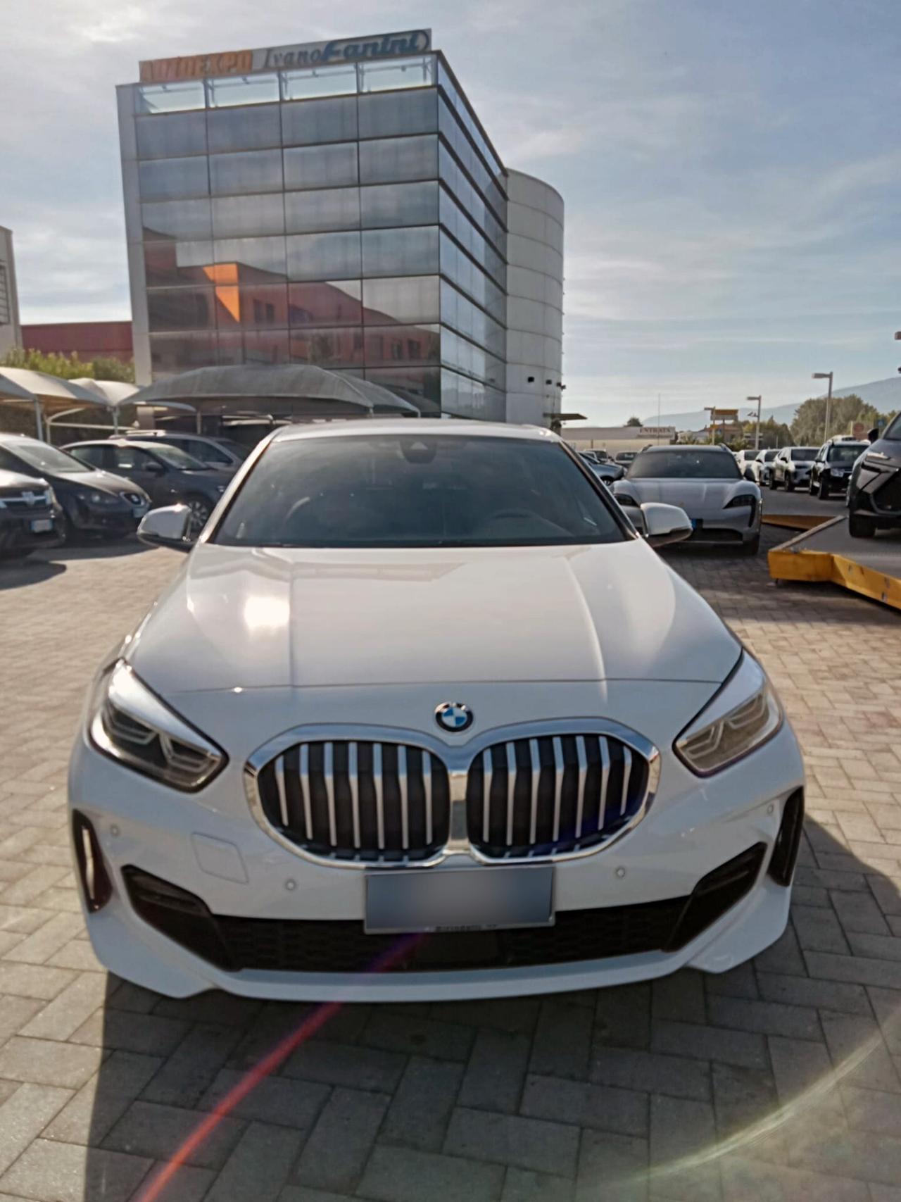 Bmw 118 118d 5p. Msport