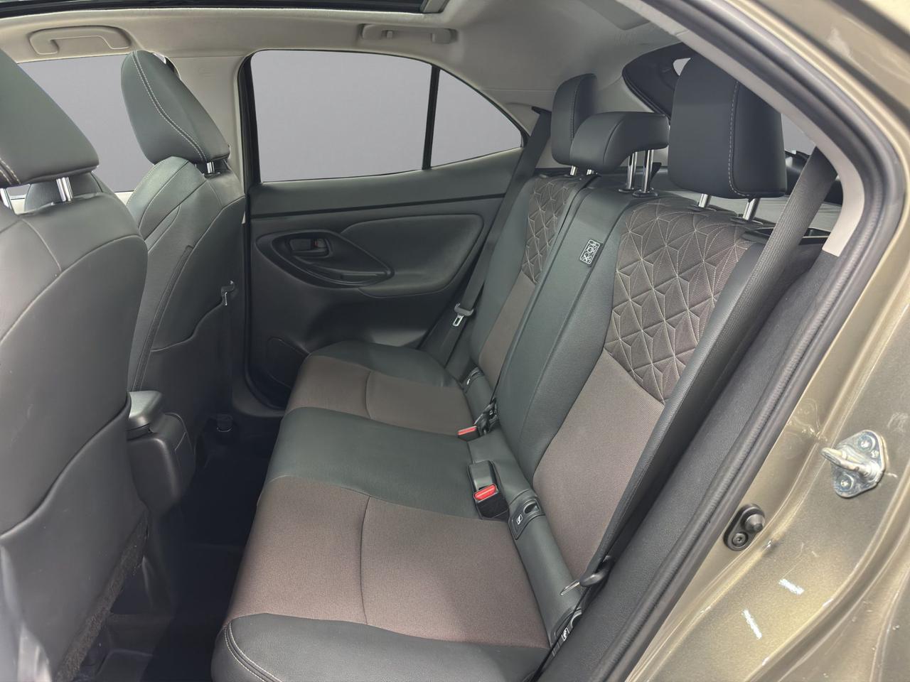 Toyota Yaris Cross 1.5h Lounge fwd 116cv e-cvt