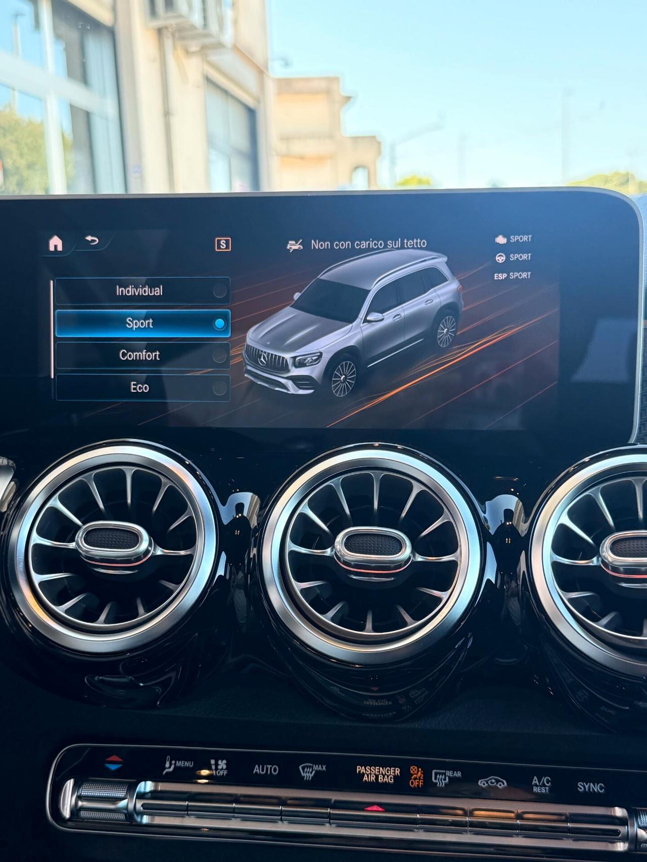 Mercedes-benz GLB 220 d Premium 4matic auto AMG con LUCI SOFFUSE,TELECAMERA,APPLE CARPLAY,NAVI,VIRTUAL COCKPIT,SCHERMO
