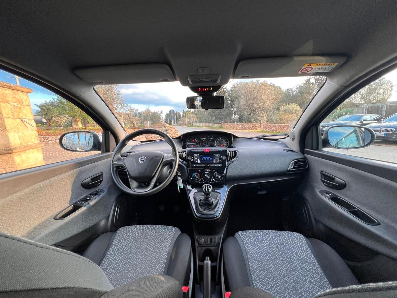 Lancia Ypsilon 1.0 FireFly 5 porte S&S Hybrid Silver Plus