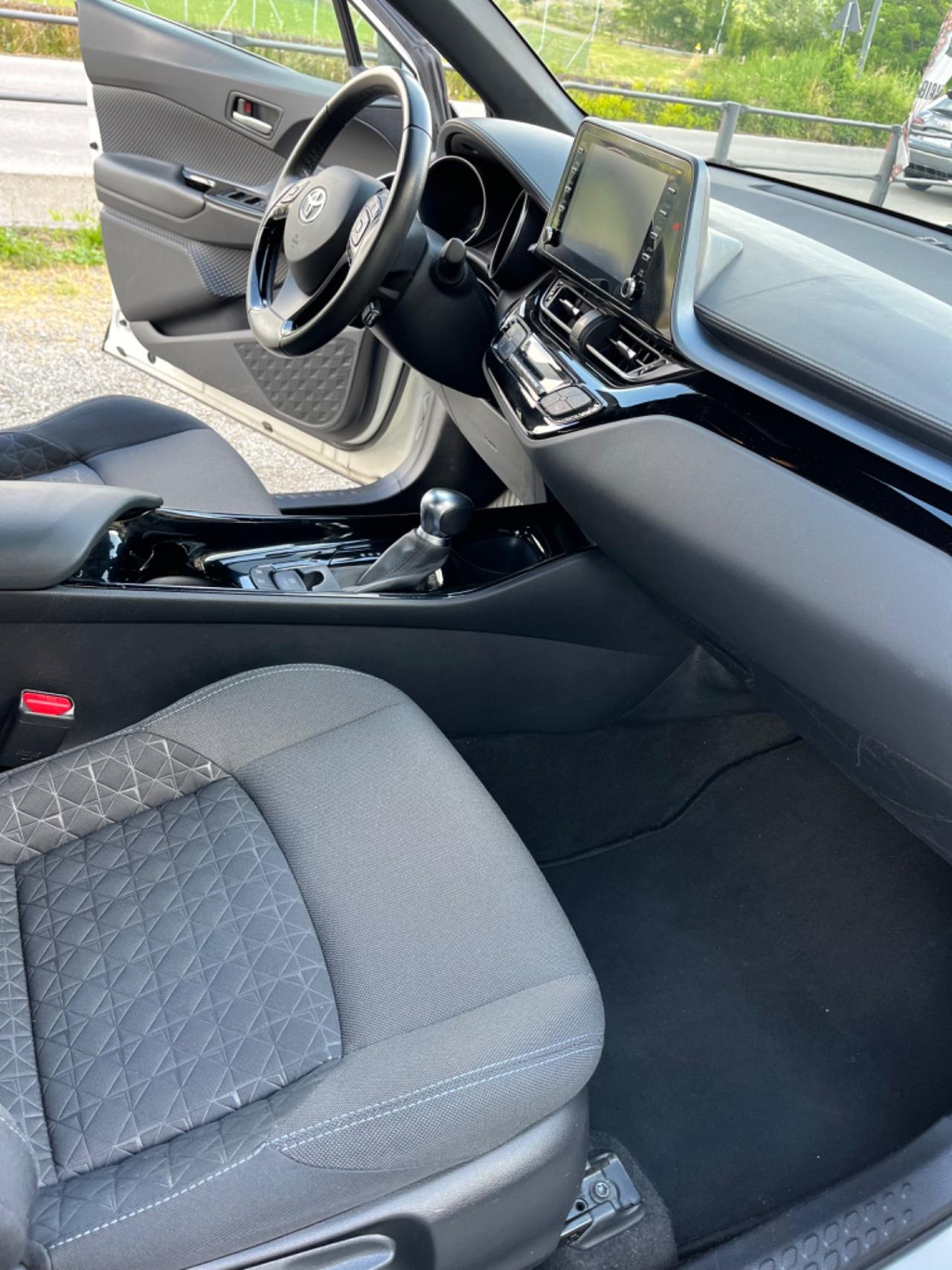 Toyota C-HR 1.8 Hybrid E-CVT Trend