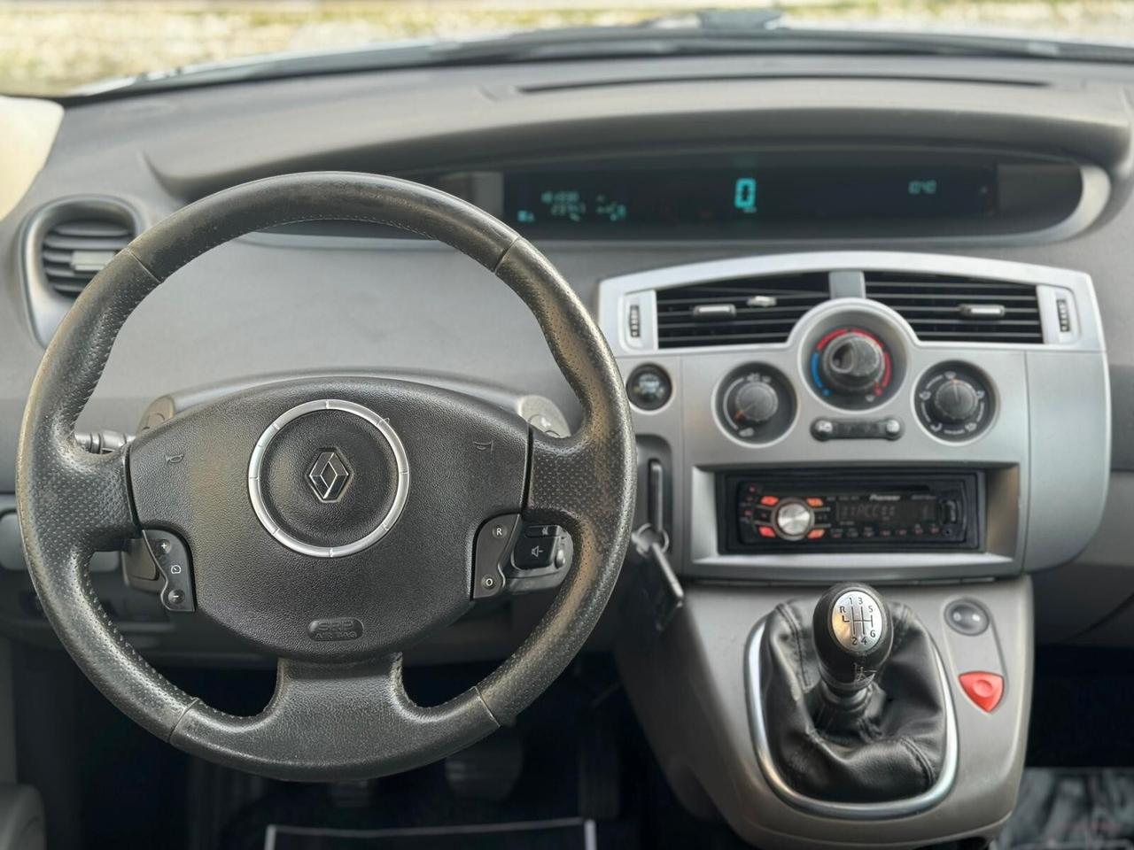 Renault Scenic Grand Scénic 1.5 dCi/105CV PlayStation Portable