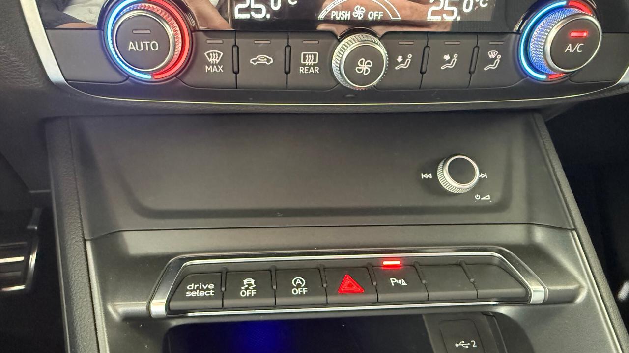 AUDI Q3 SPORTBACK S LINE QUATTRO IDENTITY BLACK