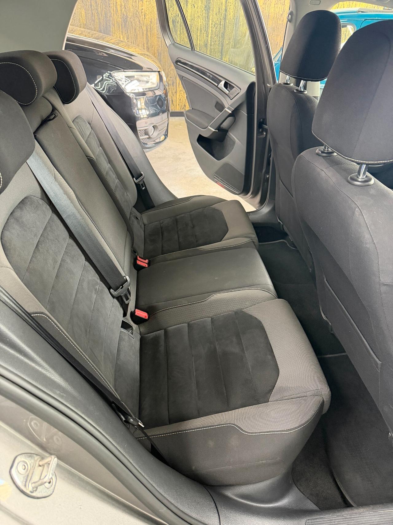 Volkswagen Golf Business 1.6 TDI DSG 5p. Highline BlueMotion Technology