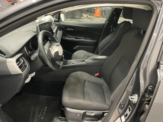 TOYOTA C-HR 1.8 HYBRID E-CVT BUSINESS