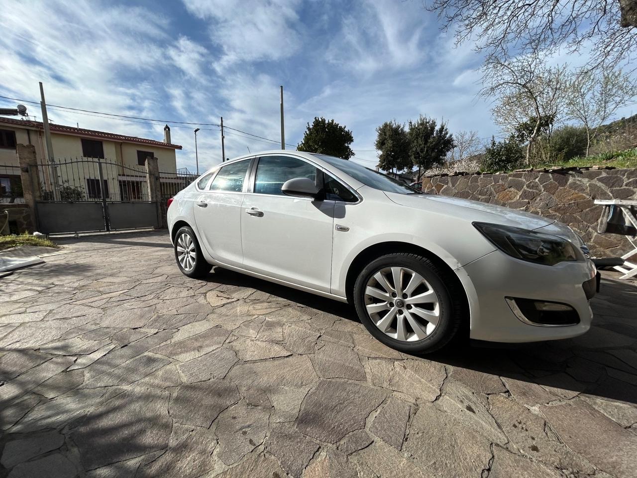 Opel Astra 1.6 CDTI 136CV