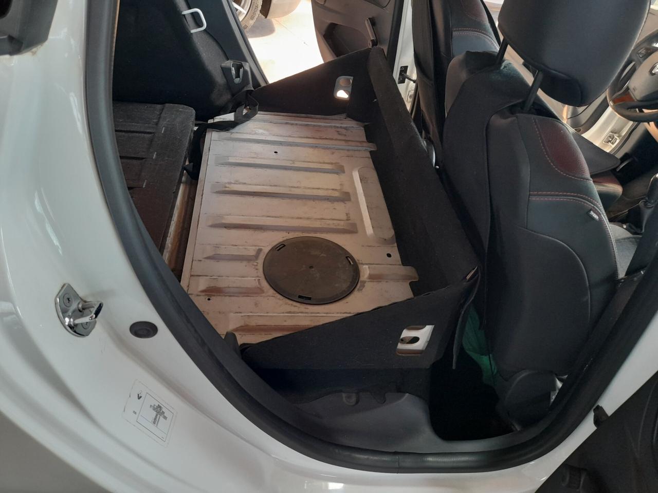 Renault Clio 1.5 DCI AUTOCARRO 2 POSTI