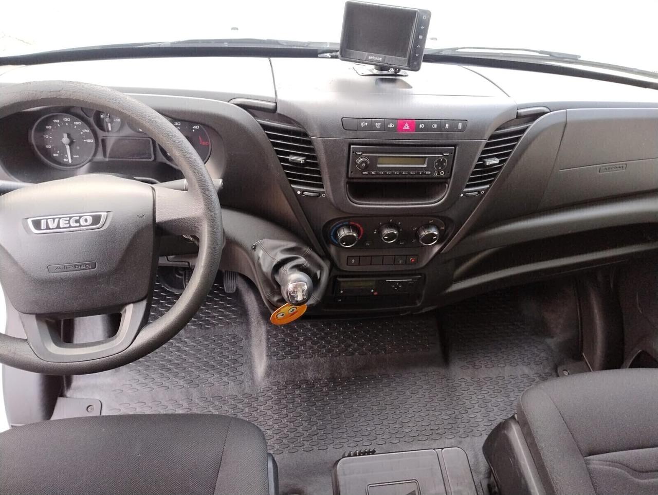 Iveco Daily 60C17 Passo 4750 con Pedana - 2016