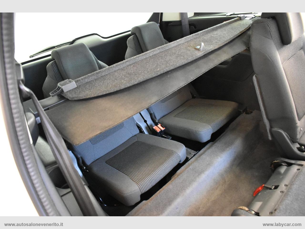 PEUGEOT 5008 BlueHDi 120 S&S Allure