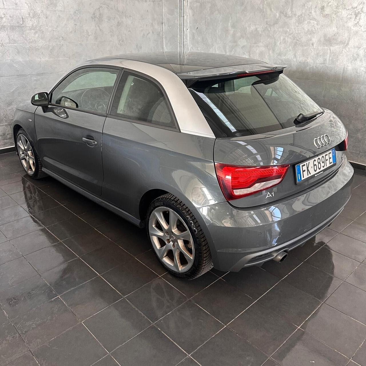 Audi A1 1.0 TFSI ultra S tronic S-LINE