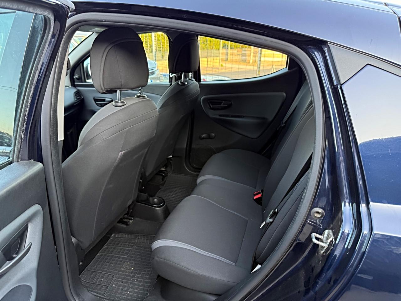 Lancia Ypsilon 1.2 69 CV 5 porte Platinum Garanzia 12 Mesi