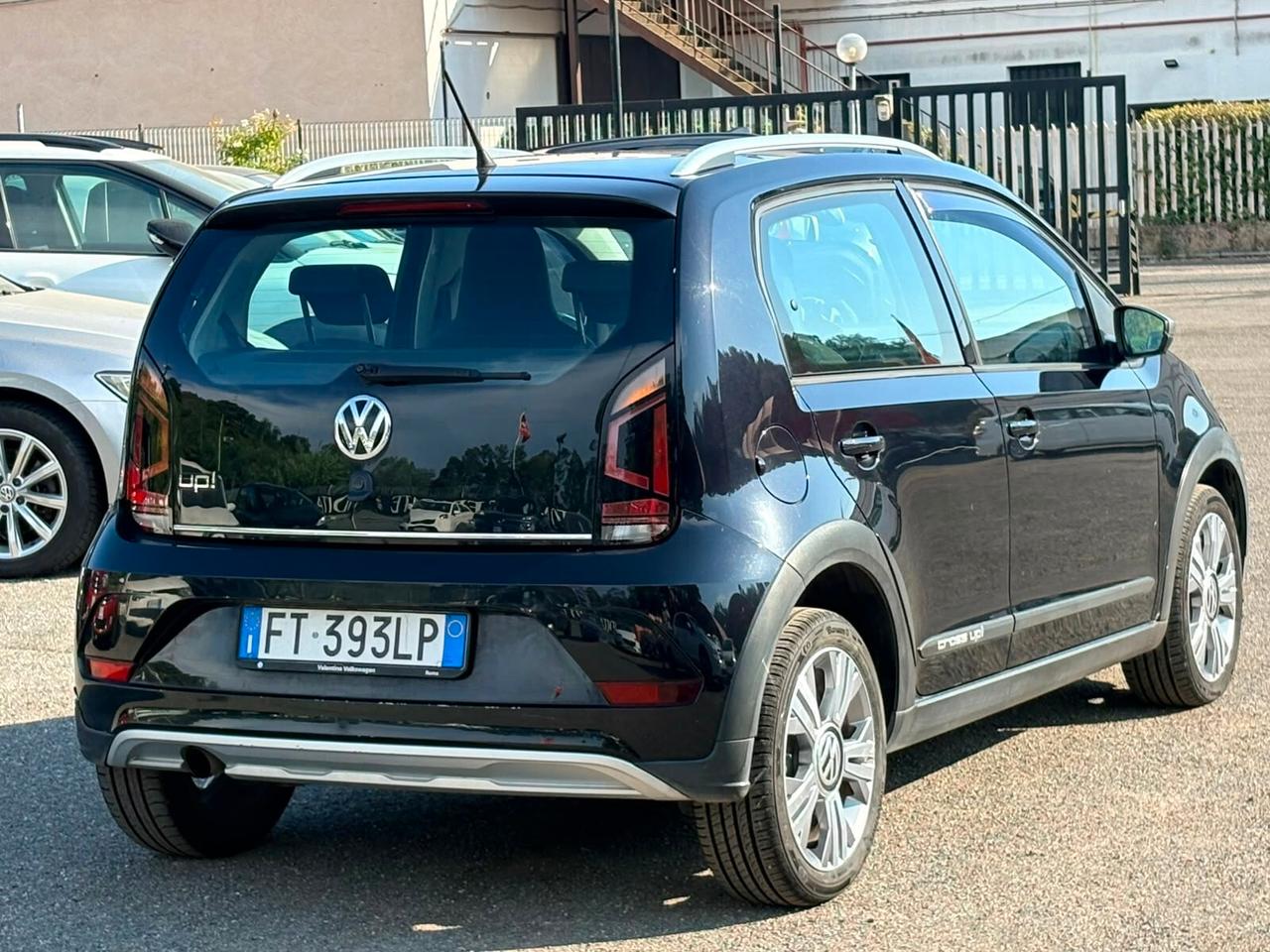 Volkswagen up! 1.0 75 CV 5p. cross BlueMotion Technology