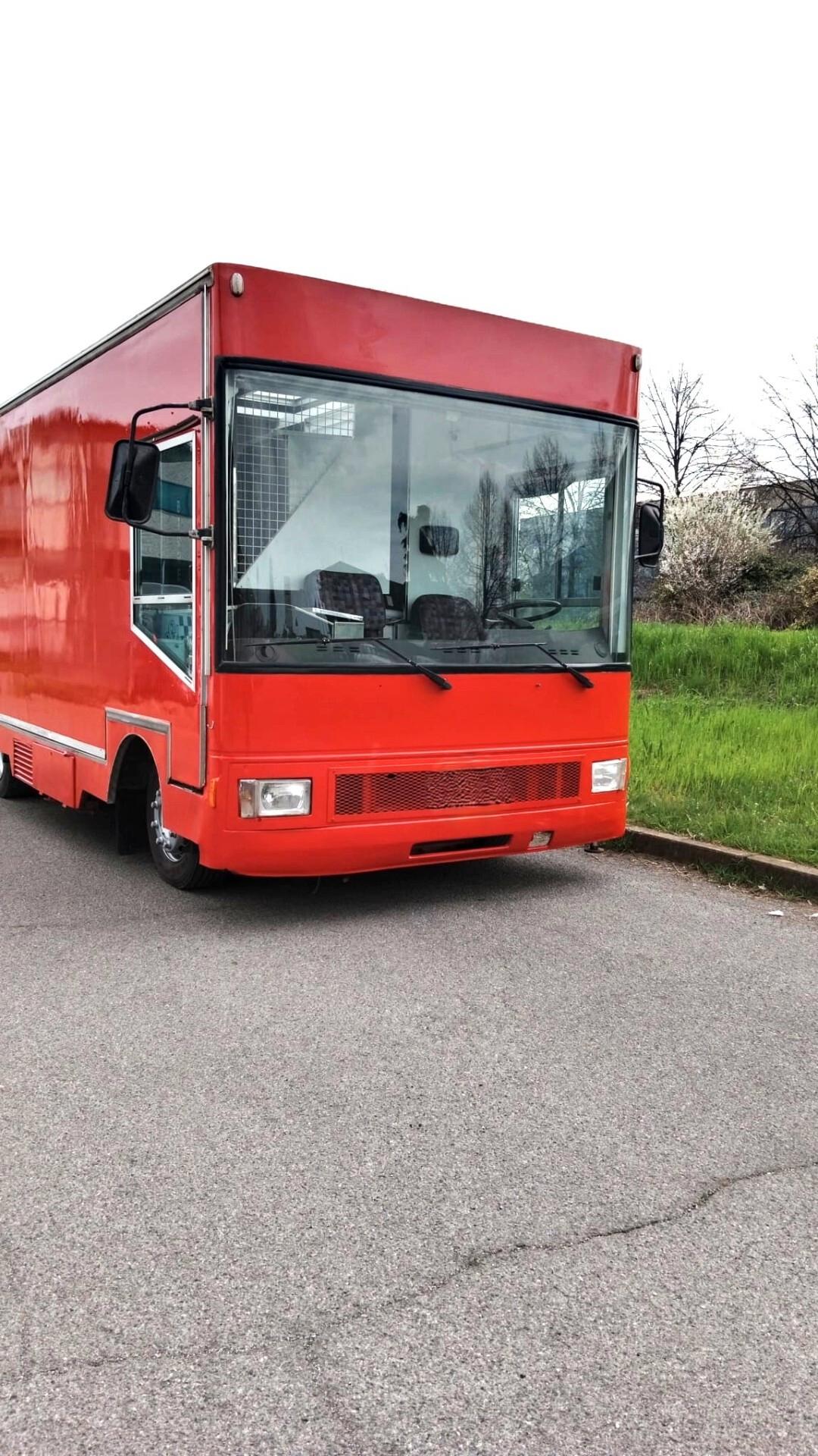 FOOD TRUCK PER STREET FOOD