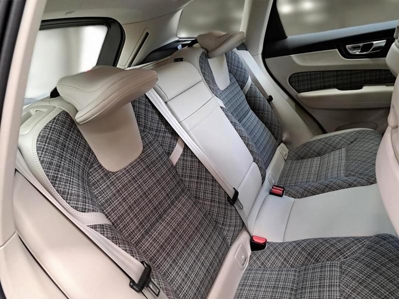 VOLVO XC60 B4 D AWD Geartronic Business Plus