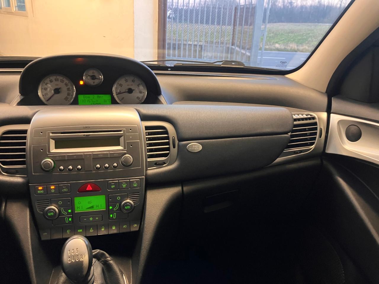 Lancia Ypsilon 1.4 16v Platino NEOPATENTATI