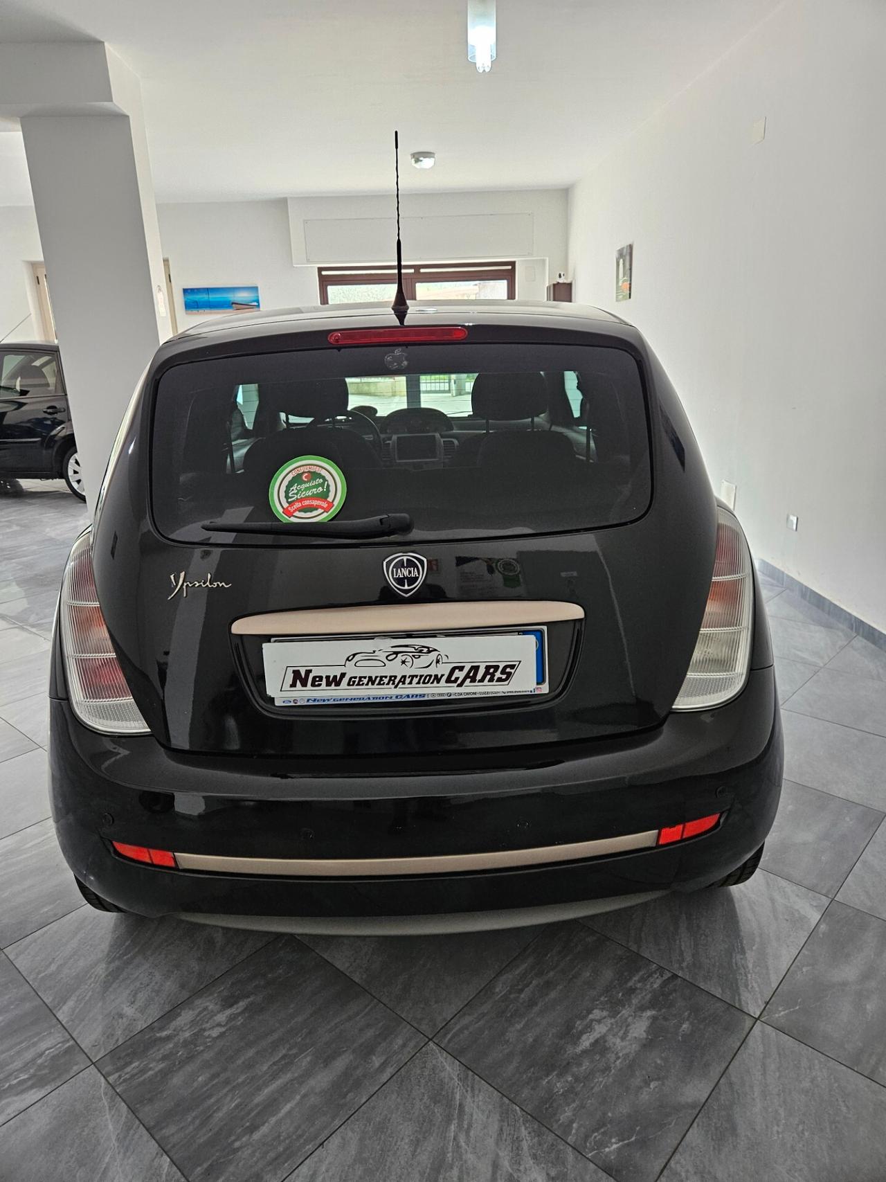 Lancia Ypsilon 1.3 MJT 90 CV MomoDesign