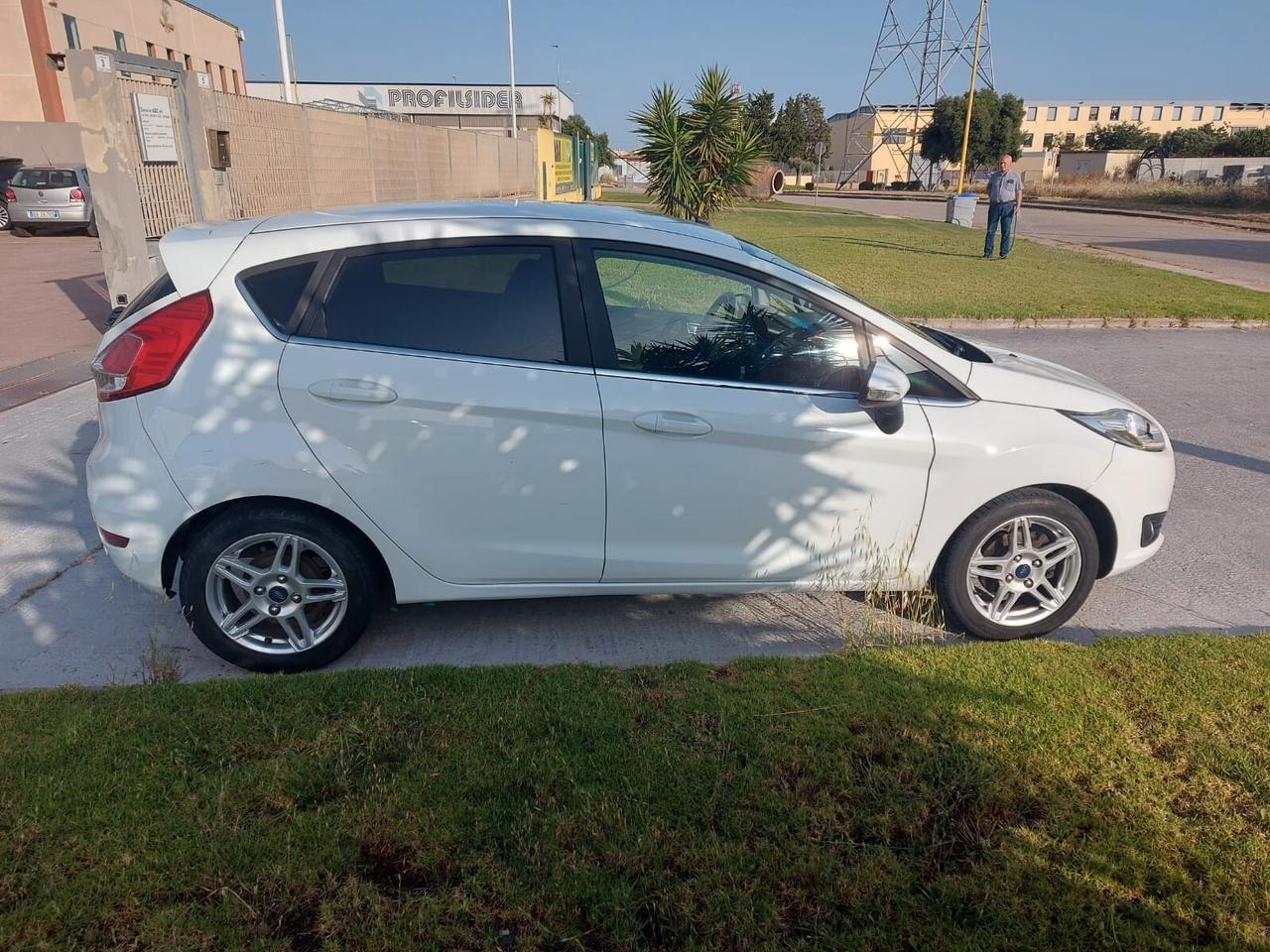 Ford Fiesta 1.5 TDCi 75 cv. 5 porte Titanium