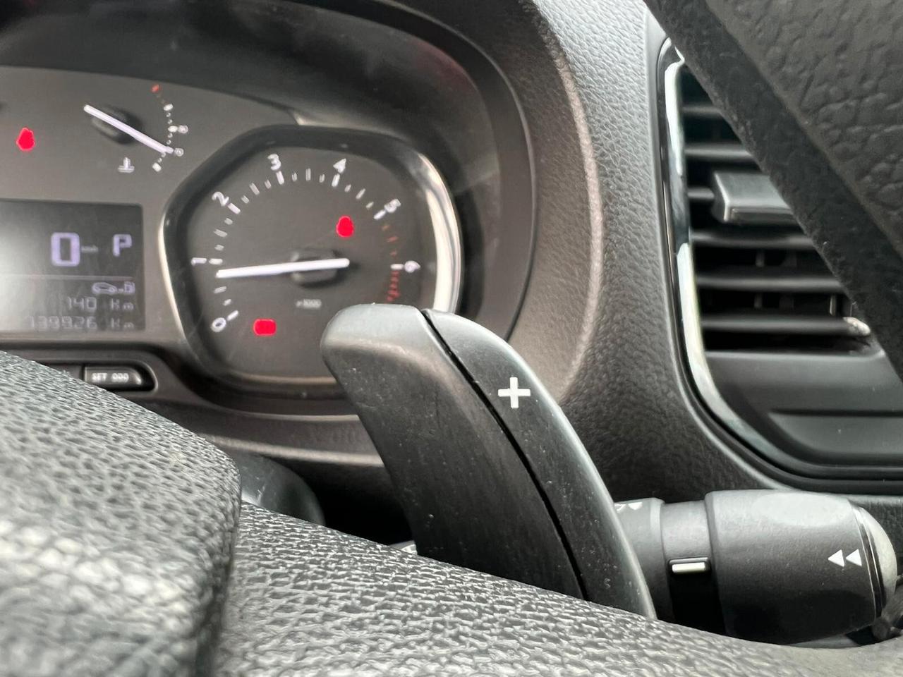 Opel Vivaro 2.0 120cv - automatico