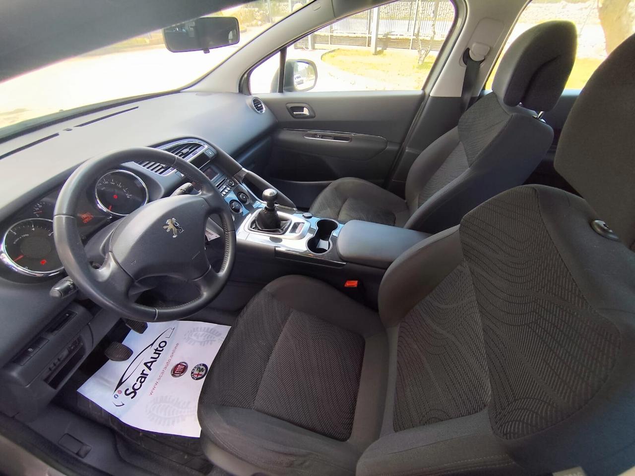 Peugeot 3008 1.6 HDi 115CV Access