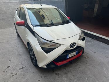 Toyota Aygo Connect 1.0 VVT-i 72 CV 5 porte x-fun