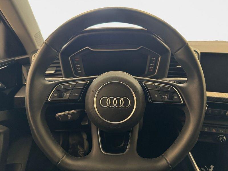 Audi A1 Sportback 30 1.0 tfsi Identity Black 116cv s-tronic