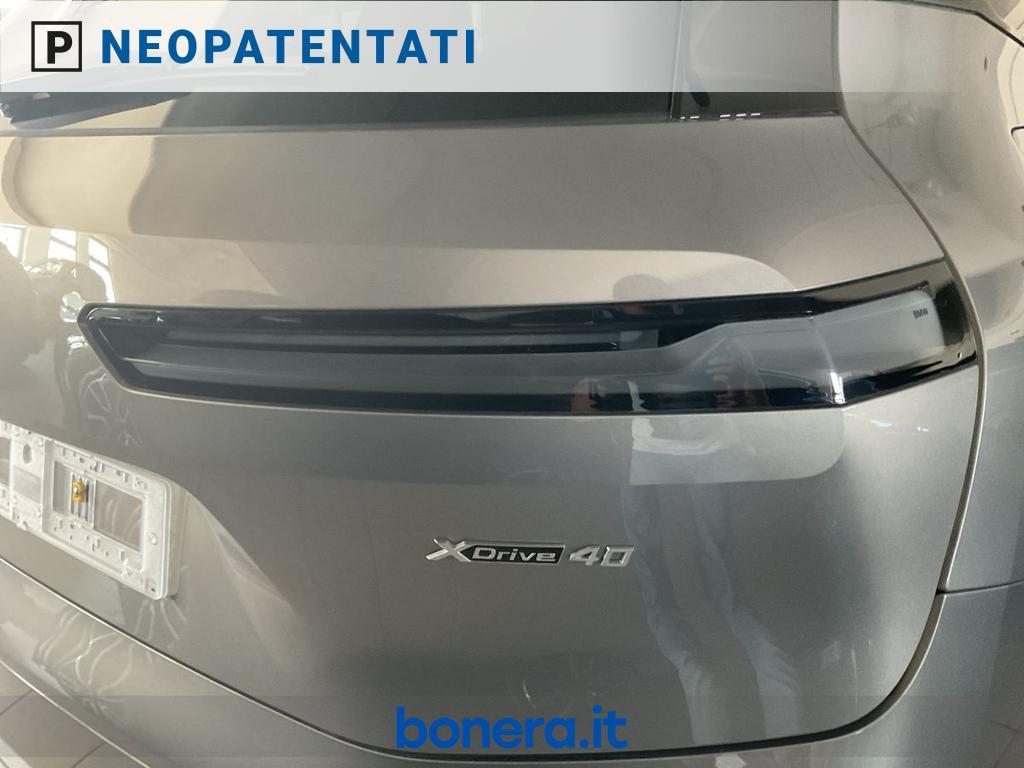 BMW iX 40 pacchetto sportivo xDrive