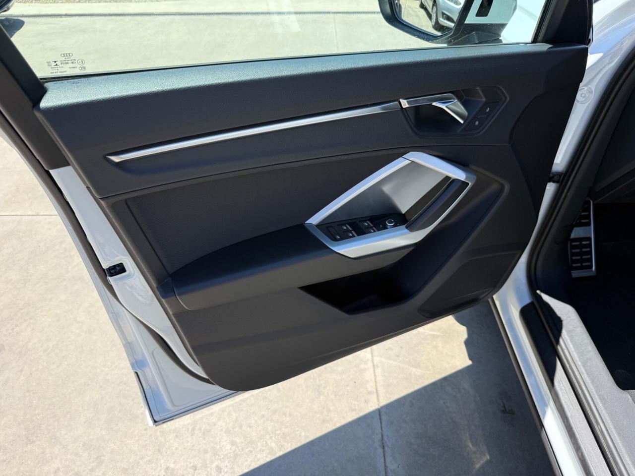 Audi Q3 35 TDI S tronic Business Advanced