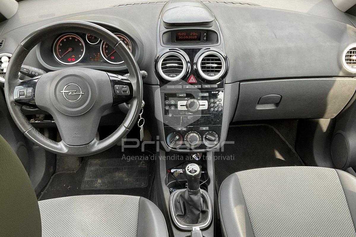 OPEL Corsa 1.4 16V 5 porte Cosmo