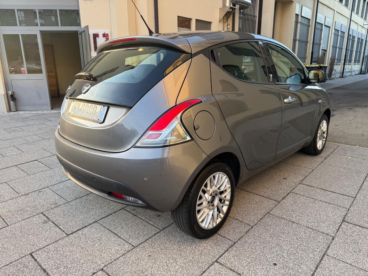 Lancia Ypsilon 1.2 69 CV 5 porte Gold euro 6