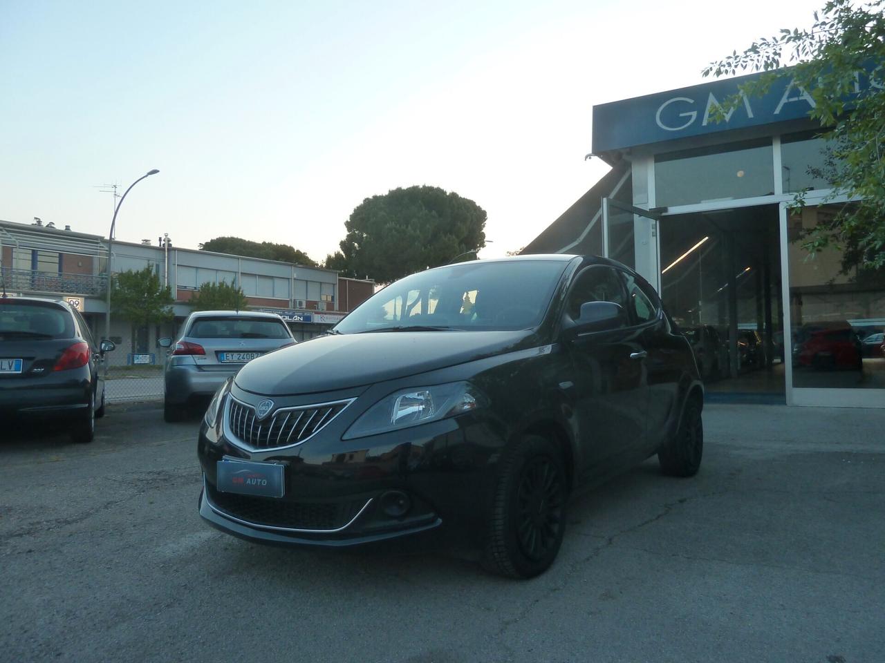 Lancia Ypsilon 1.0 FireFly 5 porte Hybrid UnYca
