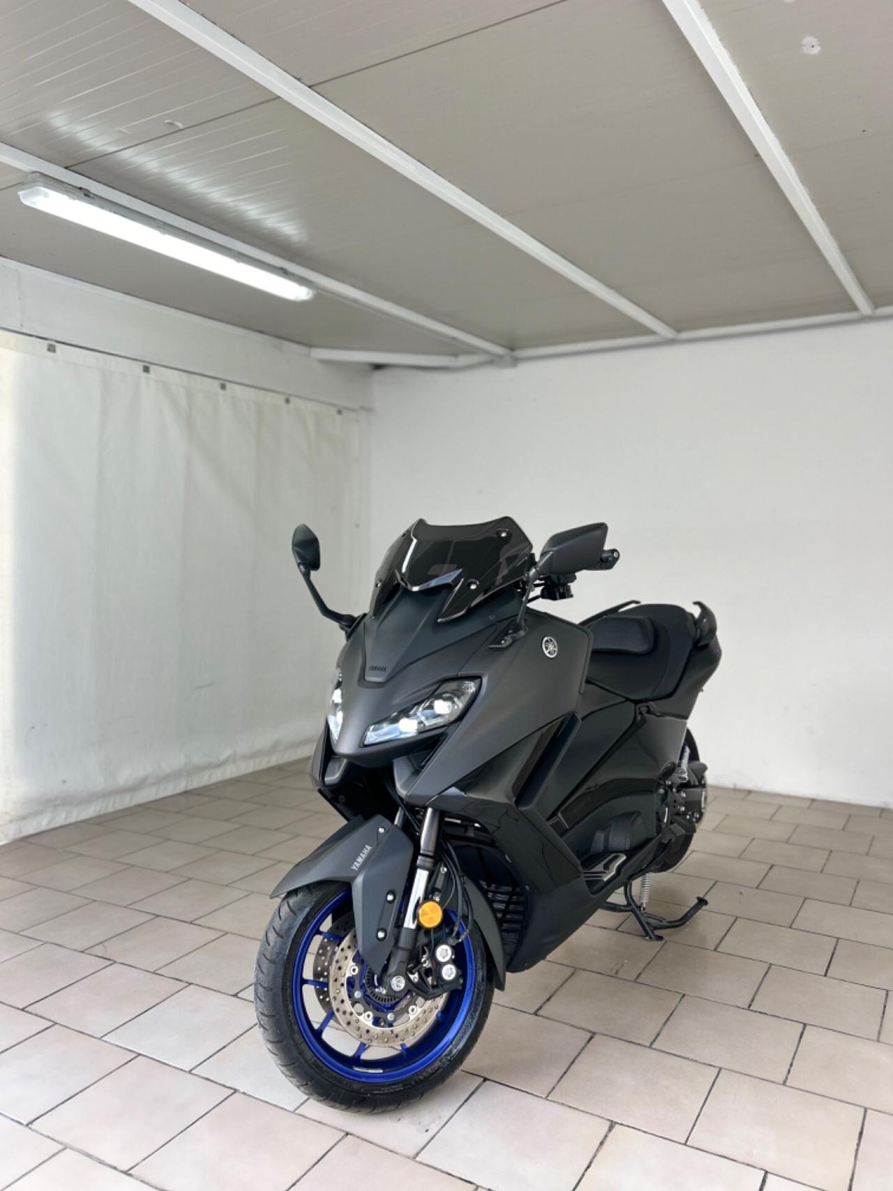 Yamaha T max 560 2024 0 sinistri Nuovo