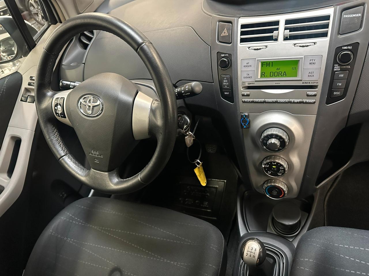 Toyota Yaris 1.0 5 porte