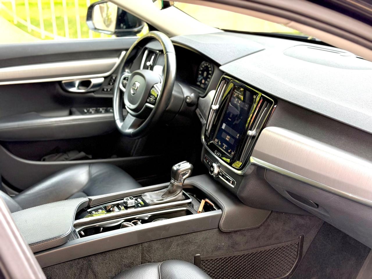 Volvo V90 D5 AWD Geartronic Momentum
