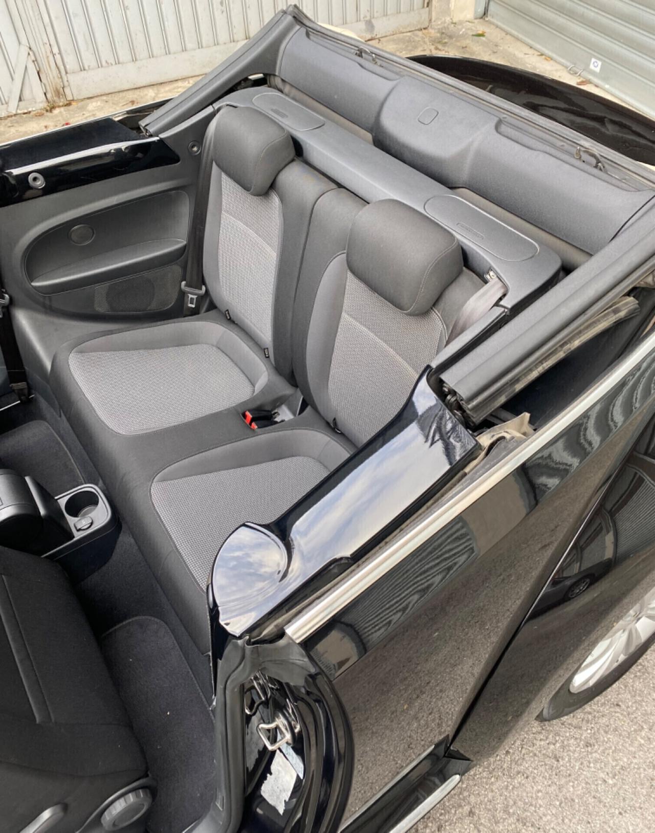 Volkswagen Maggiolino CABRIO 2.0 TDI 110cv Sport