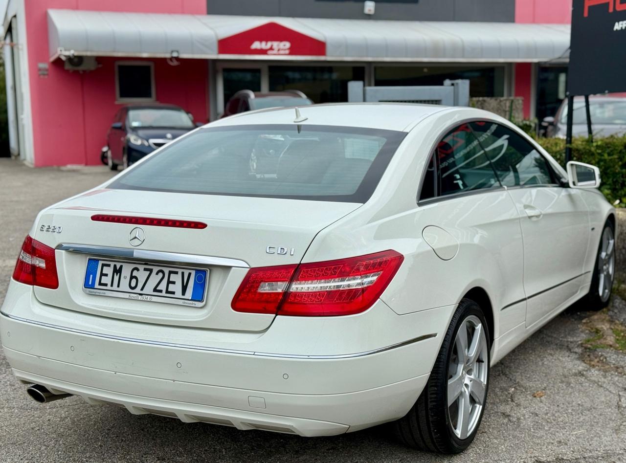 Mercedes-benz E 220 CDI Coupé BlueEFFICIENCY 2012