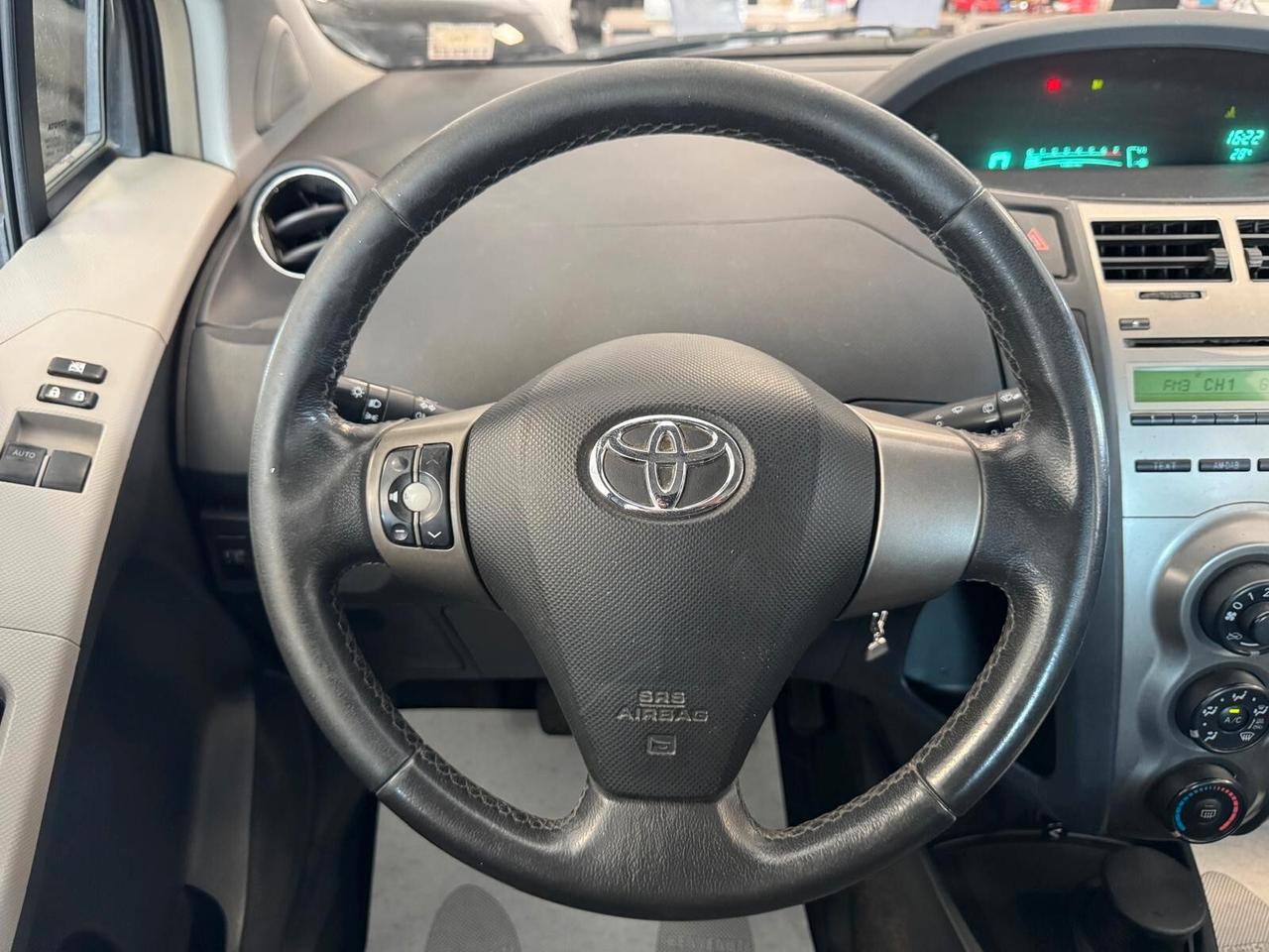 Toyota Yaris 1.3 5 porte Sol