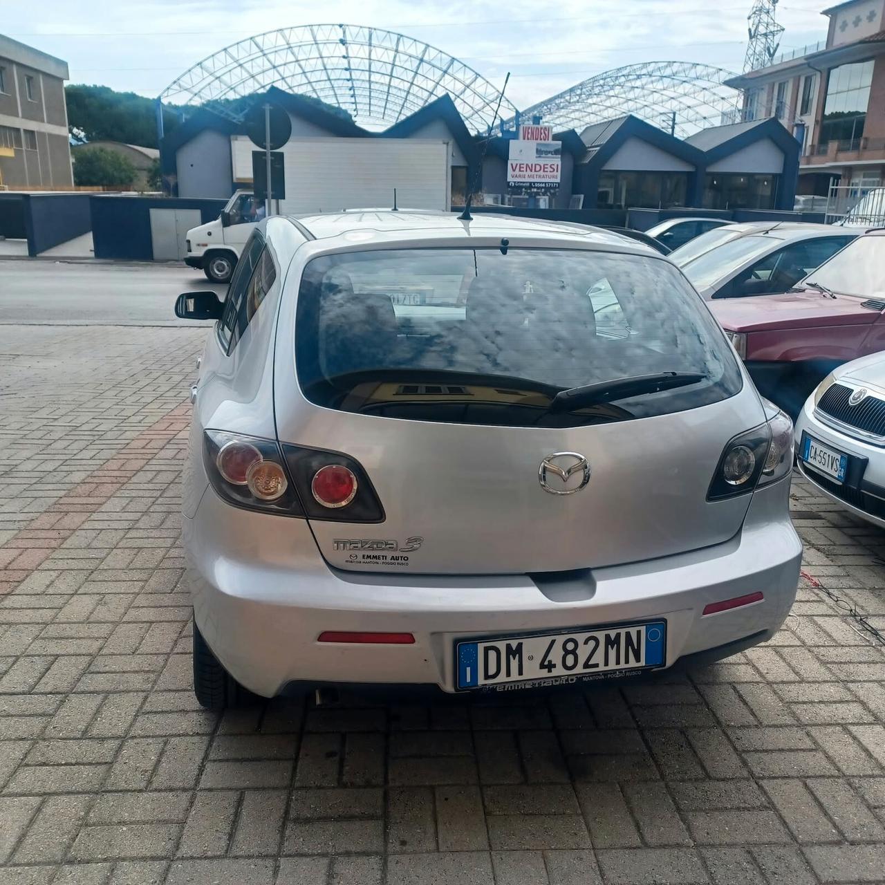 110.118 MAZDA 3 SEMBRA NUOVA OK NEOPATENTATI