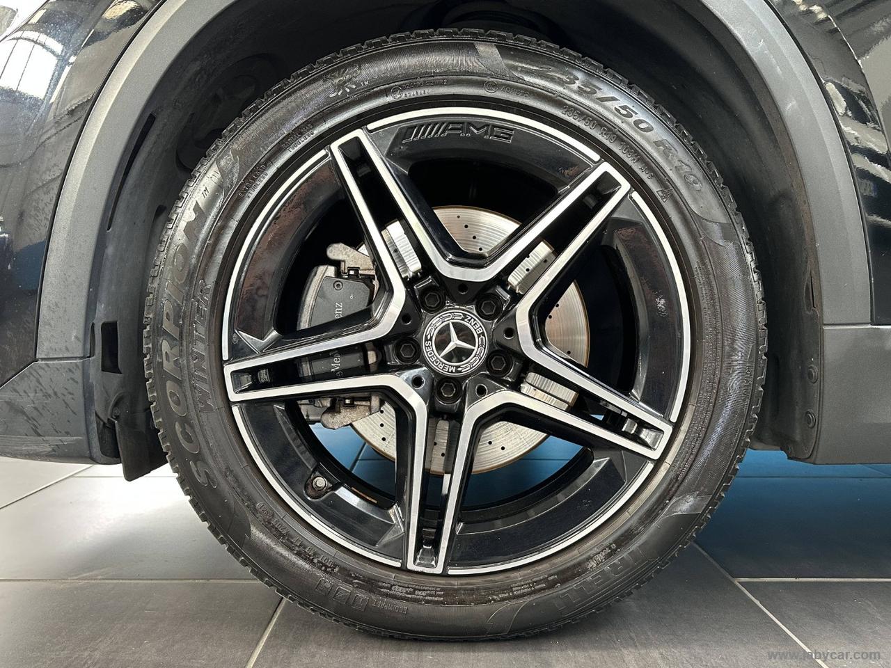 MERCEDES-BENZ GLA 200 Automatic Premium