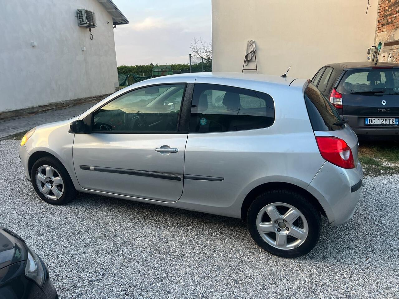 Renault Clio 1.2 16V 3 porte Luxe