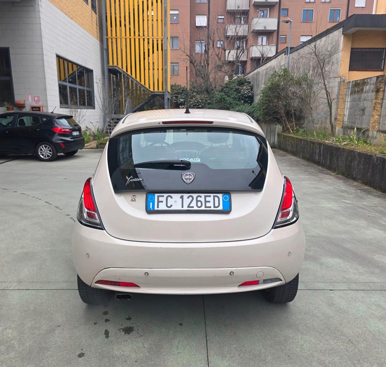 Lancia Ypsilon 1.2cc 69cv 5 porte Gold