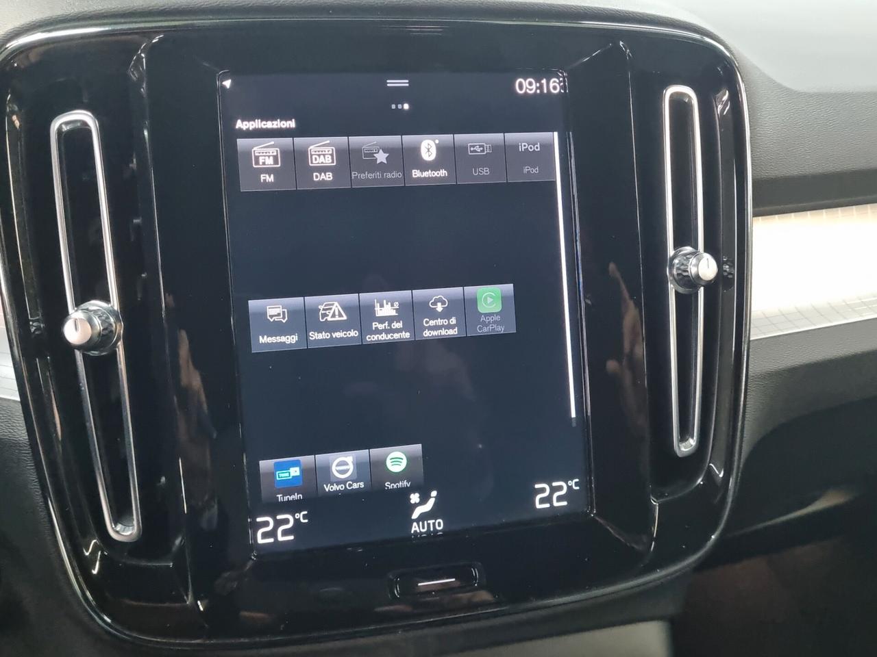 Volvo XC40 T2 automatico Momentum