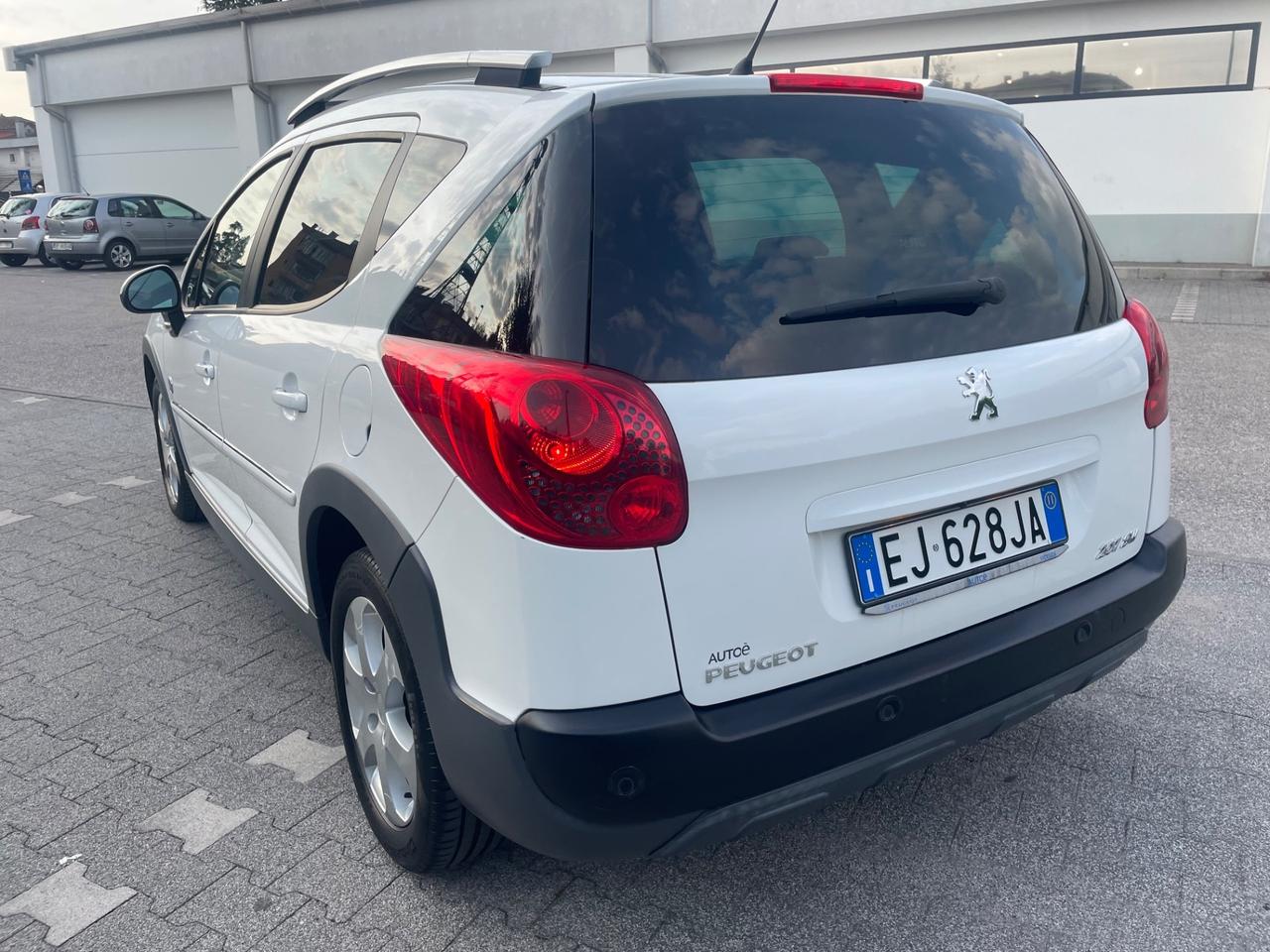 Peugeot 207 1.6 HDi SW Outdoor 2011 tetto perfetta