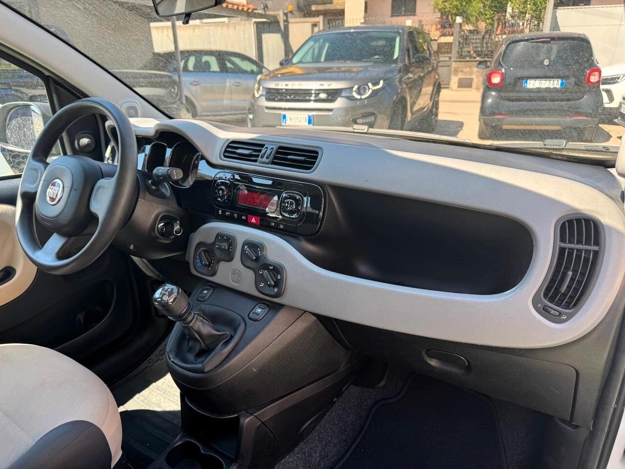 Fiat Panda 1.2 Lounge 04/2012 35000 KM