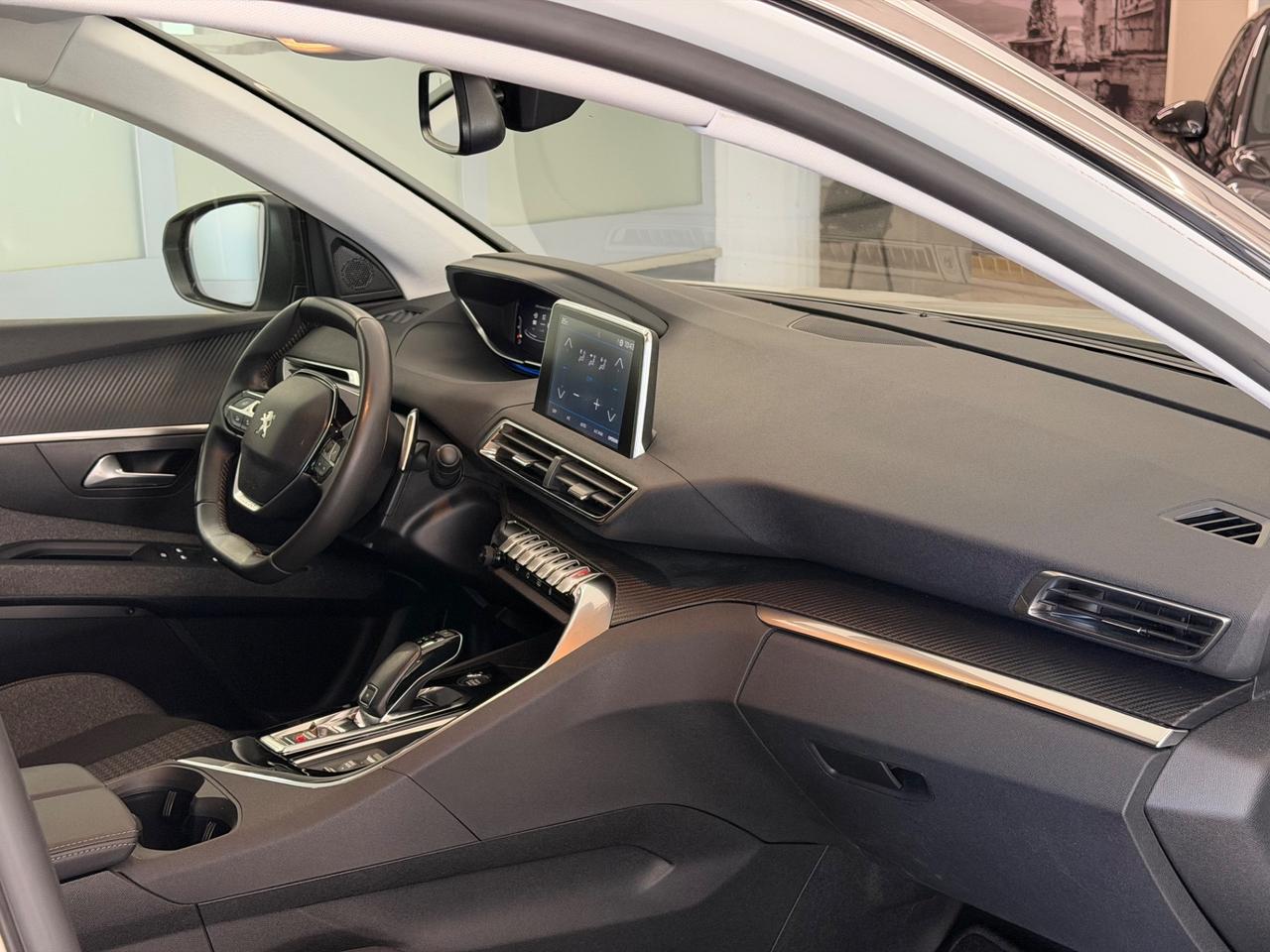 Peugeot 3008 BlueHDi 130 S&S EAT8 Active Pack