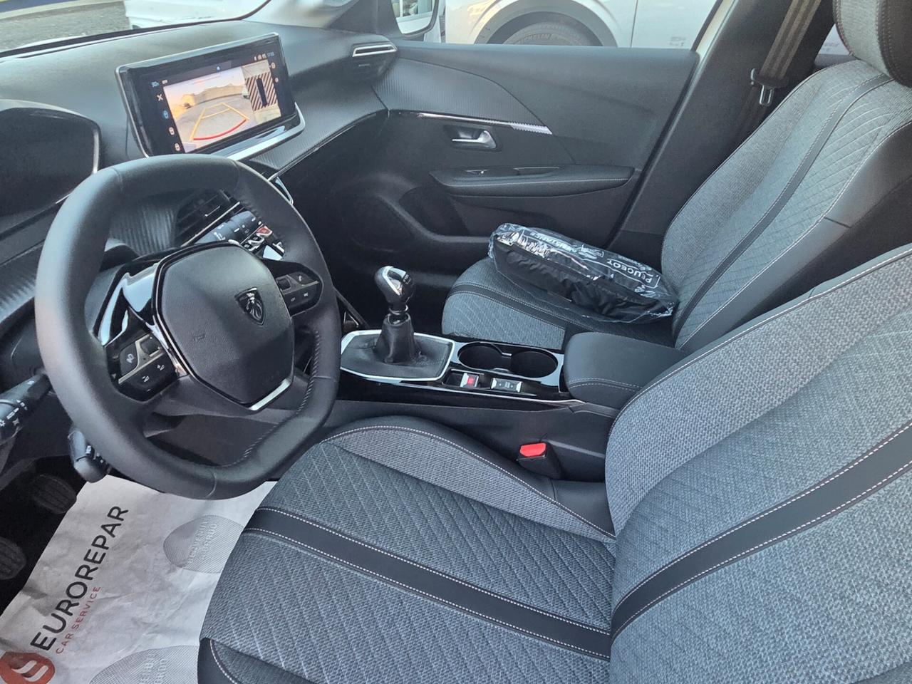 Peugeot 208 KM0 ALLURE 100 CV CON CAMERA 360° E NAVIGATORE NESSUN OBBLIGO FINANZIARIO !