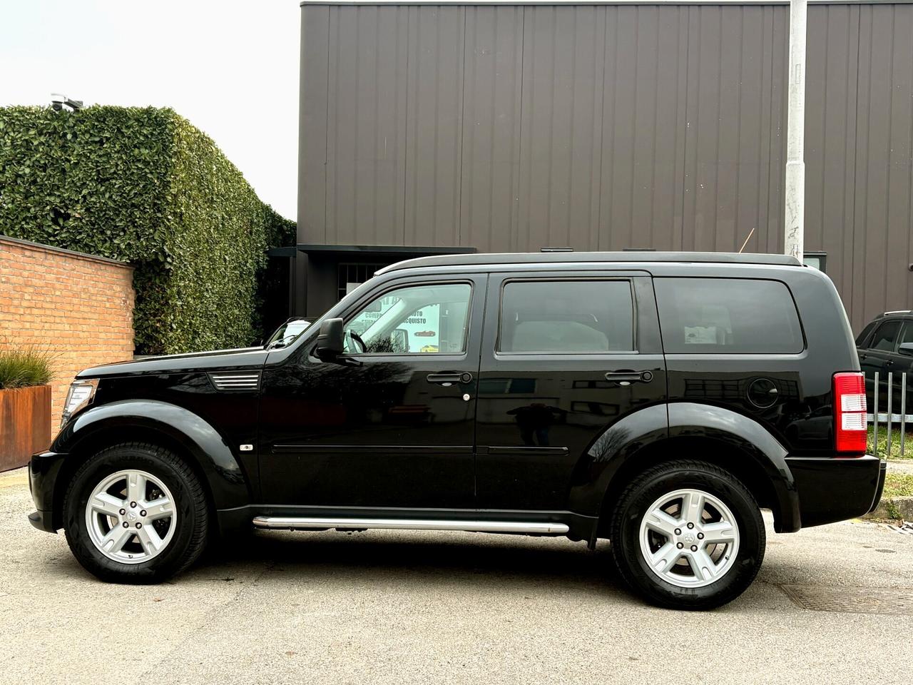 DODGE NITRO 2.8D aut- 155000km-U.PROPR-FULL